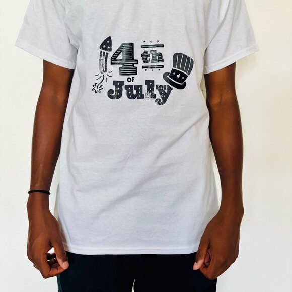 4th of July USA Graphic T Shirt Patriotic Top Hat Design Independence Day Tee - Picture 1 of 2